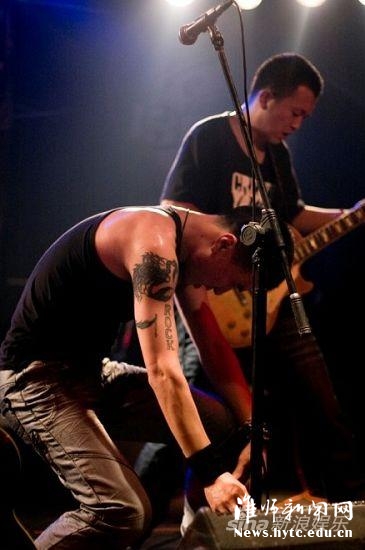 中国摇滚金刚经首发汇演上下乐队再点全场燃点